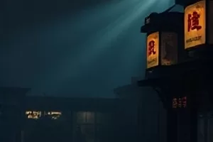 办公桌上摊开的报表与一杯冷掉的水